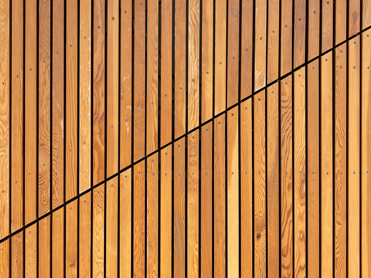 Natural Material Variation Timber Decking